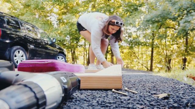 How to Make a Rug-Making Frame | how to make a frame for rug tufting