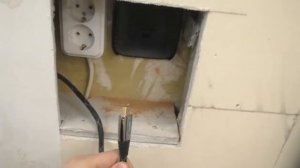 Установка 75 дюймового 4K телевизора зеркало в стену