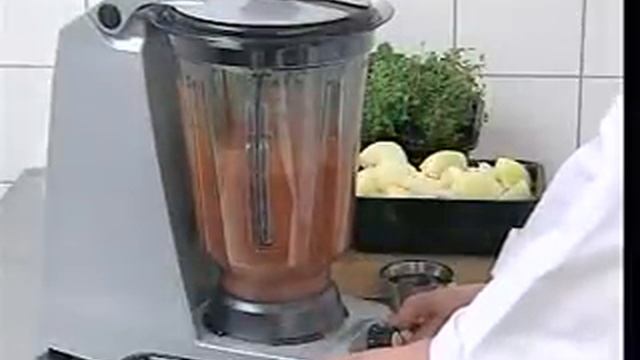 Помидоры для томатного соуса в блендере HALLDE SB-4.mpg смотреть онлайн