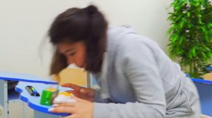 МАНЯША ПОЖИРАТЕЛЬ СОЖРАЛА ЧУЖИЕ БУРГЕРЫ!!!