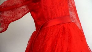 Нарядное платье для девочки со стразами и пышной юбкой красного цвета Шелковое платье с кружевами