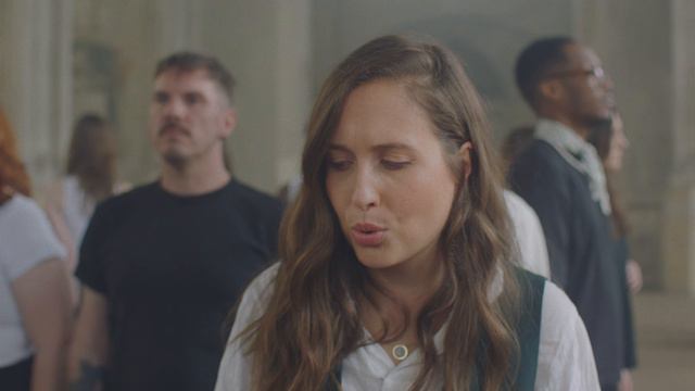 Alice Merton - between the lines (feat. London Contemporary Voices)