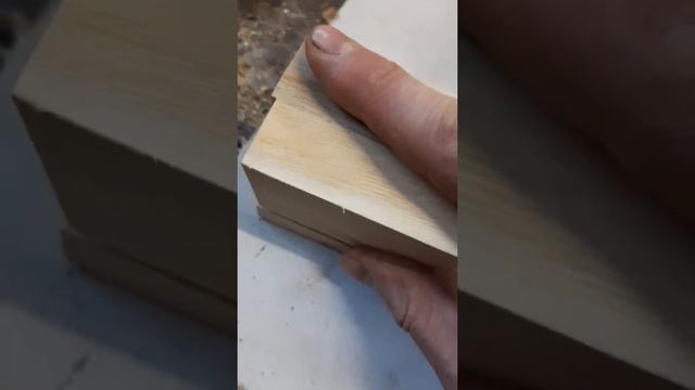 Как соединить ножку стула с перемычкой, если отламался шип смотреть онлайн