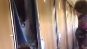 Истеричка утроила конфликт в поезде из за постельного белья