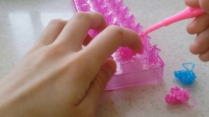 Как сделать мини сердце из резинок