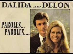 Paroles, paroles Dalida et Delon-песня изяществу и куртуазности французского