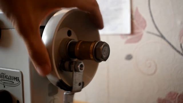 #Швейная машина Чайка | Как сделать ручной привод для швейной машины смотреть онлайн