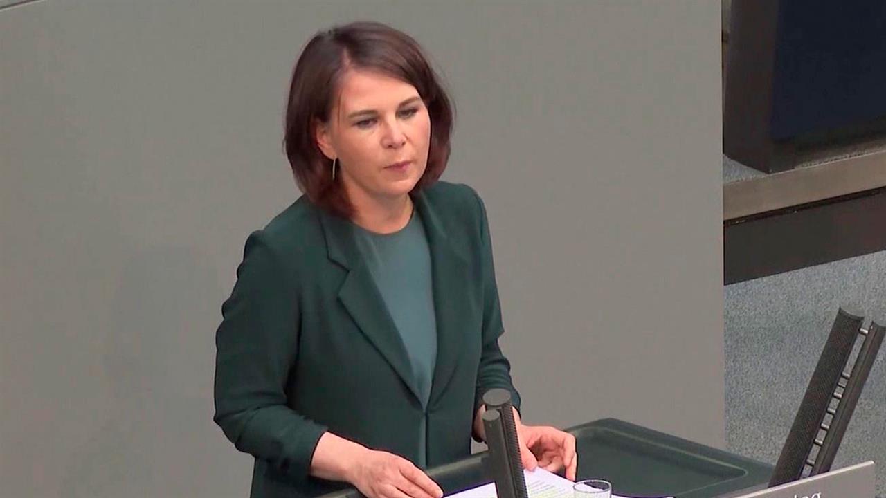 Глава МИД Германии спустила на косметику огромную сумму казенных денег