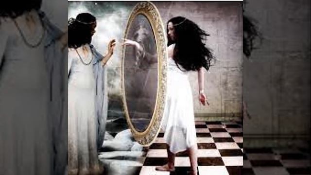 Зеркало - портал для дьявола или вход в другие миры #Shorts смотреть онлайн