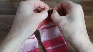 Носки спицами от мыска/Вяжем одновременно