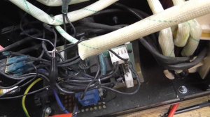Полуавтомат Helper EURO MIG 175P. Подача проволоки и ток не отключаются.