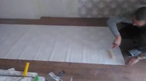 Поклейка виниловых обоев на флизелиновой основе