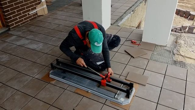 Резка клинкерной плитки. RUBI TX 900 смотреть онлайн