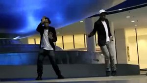 Люди так не могут двигаться! Ну просто   не могут!