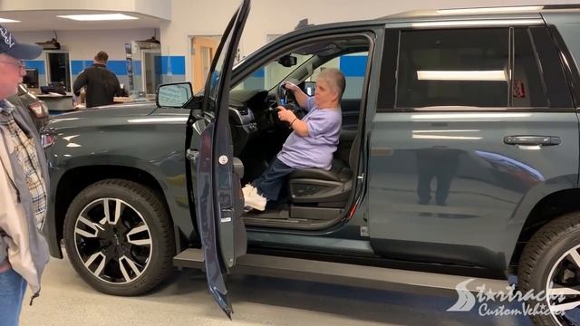 2020 Chevy Tahoe Running Board Lift смотреть онлайн