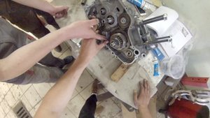 Сборка 177 мотора китайского производства (Часть 1 правый картер)