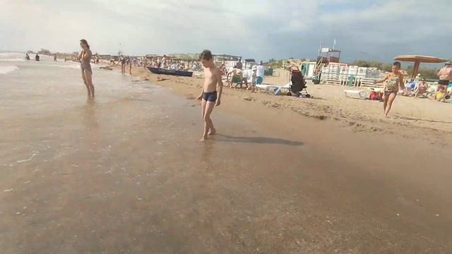 Отдых с детьми в Анапе. Поехали в город. На пляже ?.Вечерняя прогулка по санаторию. смотреть онлайн