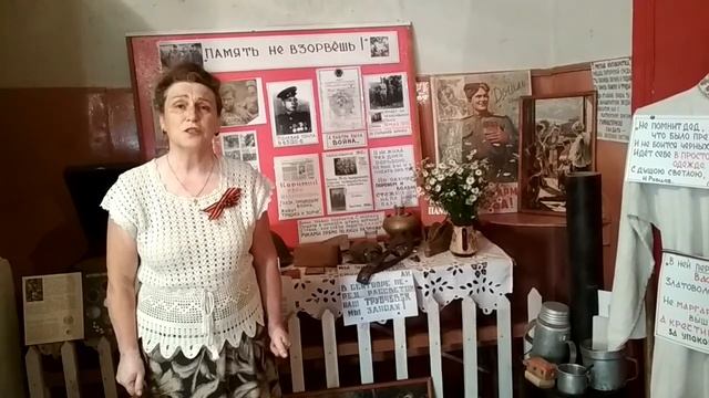 Юрий Кузнецов мизансцена " Гимнастёрка"  читает  Игнатова Раиса Тихоновна.
