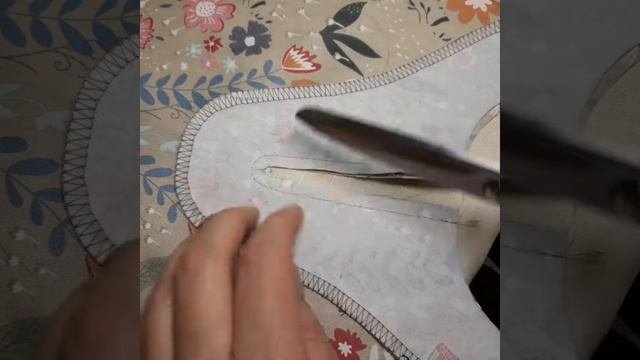 Обрабатываю капельку обтачкой на полочке  #шьюсама #ручнаяработа