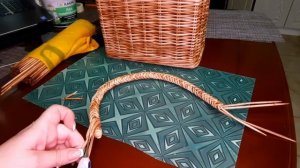 МК. Красивые ручки для сумочки. Плетение из бумажной лозы.