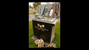 МОГИЛЫ АКТЕРОВ ИЗ ФИЛЬМА ДЖЕНТЕЛЬМЕНЫ УДАЧИ 1971 ГОДА (ПЕРЕЗАЛИВ)