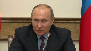 Владимир Путин в Дагестане встретился с представителями общественности республики