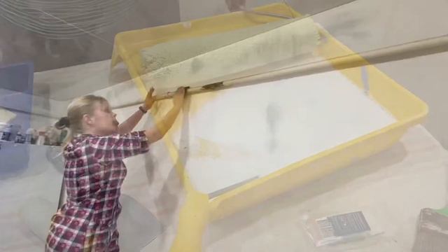 Ремонт в прихожей/Клеим обои/Два дня в одном видео смотреть онлайн