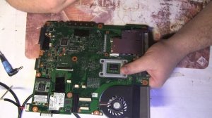 ноутбук циклическая перезагрузка , не включается