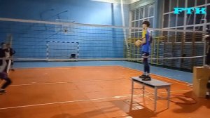 Volleyball. Playing defense - passing the ball. Волейбол. Игра в защите - вторая передача.