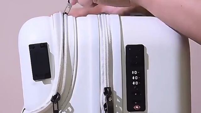 Сверхпрочный стильный чемодан! смотреть онлайн