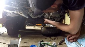 Замена масла на Yamaha TDM 850/меняю масло на своем тдм 850-2