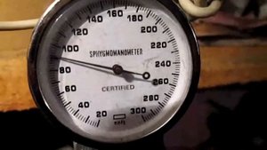 измерение кол-ва картерных газов манометром