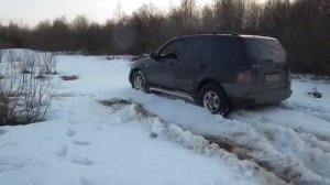 Mercedes ML W163 off-road. Мерседес МЛ 320 на бездорожье.