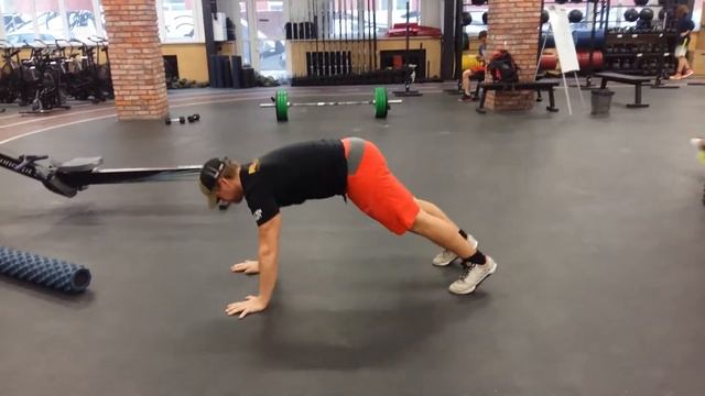 Выход в упор лежа с отжиманием смотреть онлайн