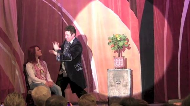 Апельсиновое дерево Ц.Д.Р.И. смотреть онлайн