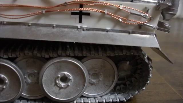 Tiger 1 Tank 1/35 (Metal body from MFH Assembling Record) смотреть онлайн