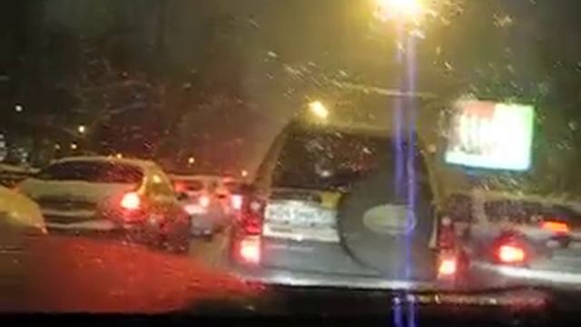 Первый снег 2009 Пробки - 5 из 6 - Тверской бульвар.AVI смотреть онлайн