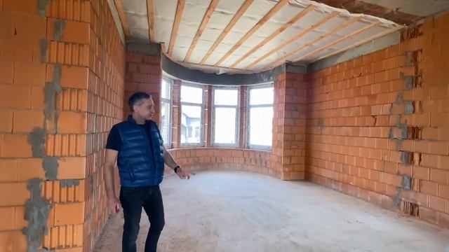 Загородный дом в стиле «современной классики» в коттеджном поселке Новая Ильичевка
