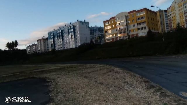 Поехали к Бабули в гости, запускали Самолётик на Стадионе