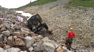 Саяны, Унимог и камень. / Sayan Mountains, Unimog and stone.