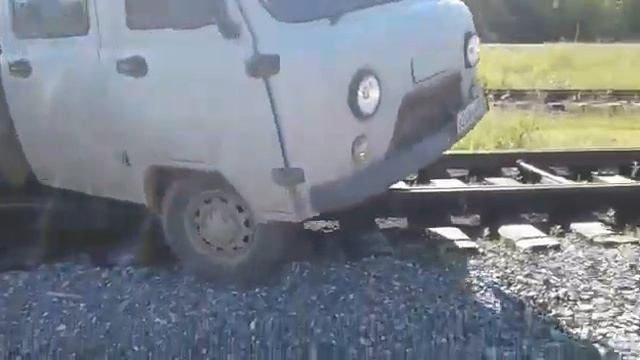 Уаз фермер через жд пути смотреть онлайн