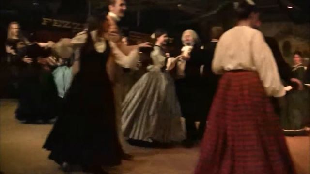 Из 21-го в 19-й век - The Great Dickens Christmas Fair смотреть онлайн