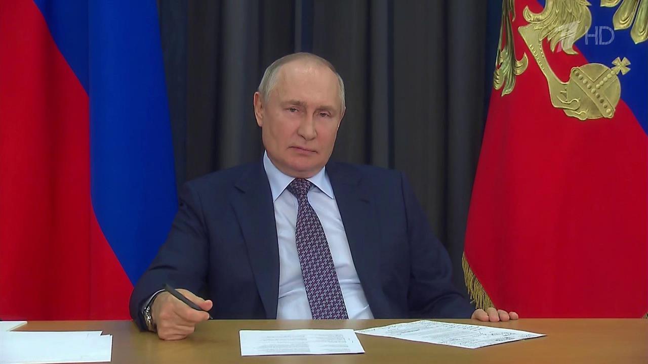 В. Путин на заседании оргкомитета "Победа" предложил создать Национальный центр исторической памяти