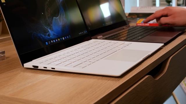 Samsung GALAXY BOOK2 PRO e PRO 360, super SOTTILI e LEGGERI! смотреть онлайн