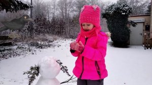 1 Декабря У Снеговика была Подружка Интересное видео с KIDS Маша и Аня