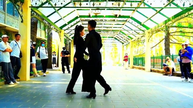 ♫?♪?Танец Моряков???♪ Зажигает Китайский Дуэт ♪Расцвела черёмуха?Виктор Королёв ♪MUTUAL AUTOGRAPH ? смотреть онлайн