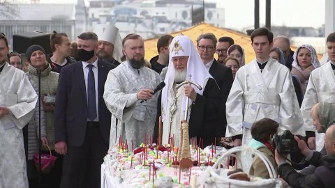 Освященные патриархом Кириллом пасхи и куличи отправят в Донбасс с гуманитарной помощью