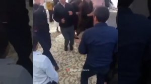 Дагестанцы танцуют гопак на свадьбе.