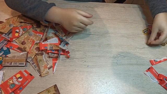 распаковка стикеров и монет из магнита смотреть онлайн
