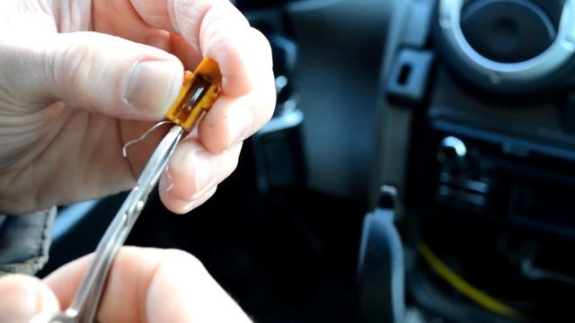 Замена ламп подсветки кнопок и управления печкой на Лада Ларгус смотреть онлайн